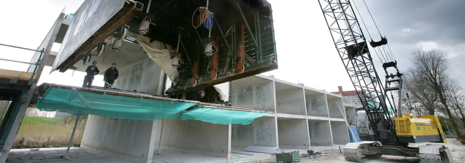 Betonhuis-Betonmortel-Ontkisten-01