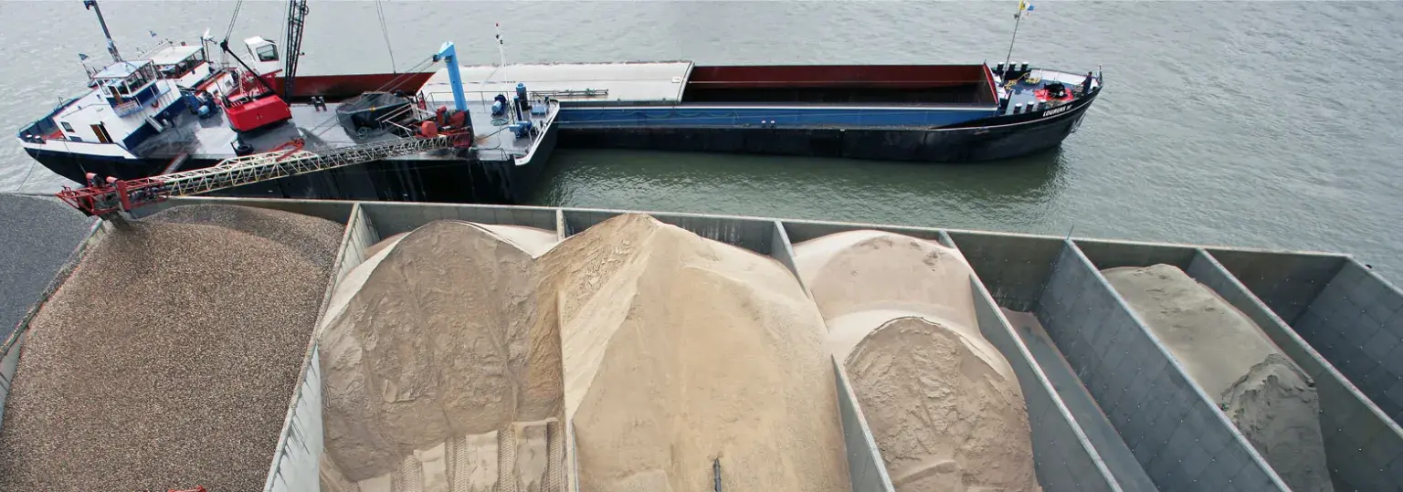 lossen schip bunker