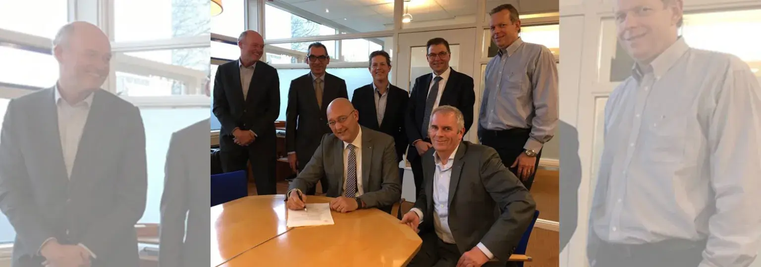 Betonhuis-Ondertekening koepel betonsector