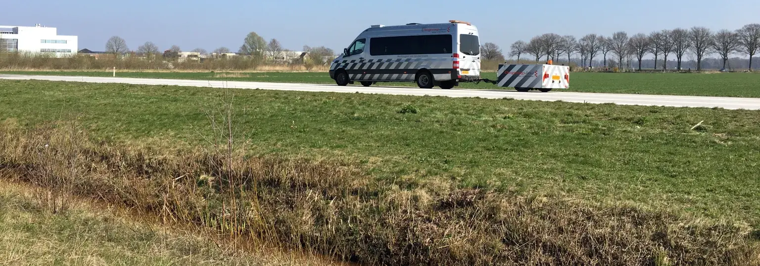 Grooving and grinding Betonwegen