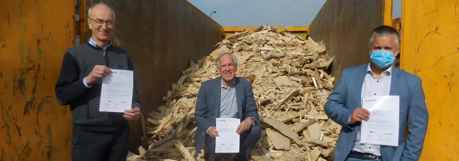 Betonhuis BPN - secundair hout on container, klaar voor transport