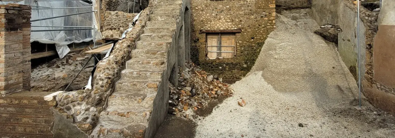 betonhuis_pompeii_cement_en_beton_01.jpg