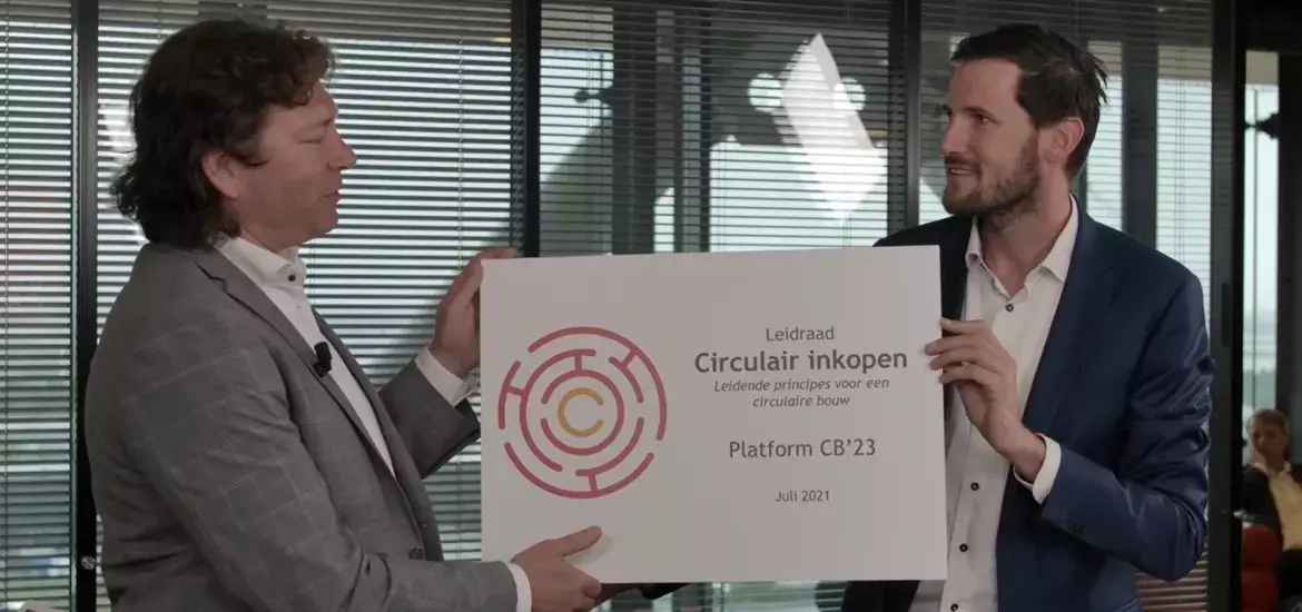 Overhandiging leidraad circulair inkopen CB23