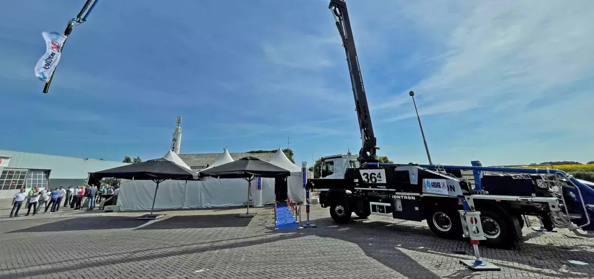 Betonhuis_50jaar_Faber_02_Elektrische_Betonpomp