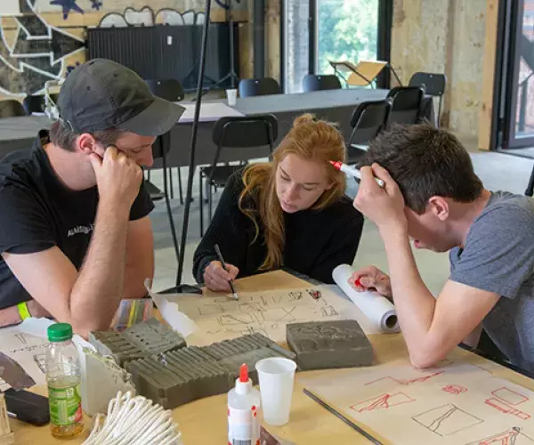 Concrete Design Competition - studenten aan het werk (foto bureaubakker)
