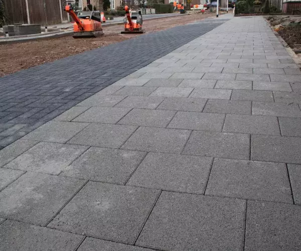 Waterdoorlatende stoeptegels