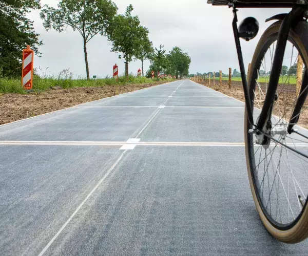 Fietspad met zonnencellen
