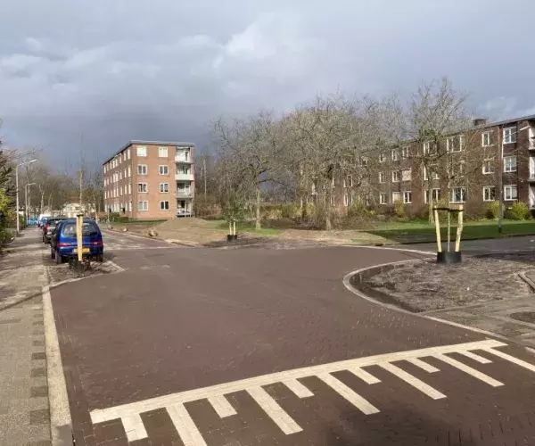 Straat in Nijmegen, nieuwe riolering en bestrating aangelegd