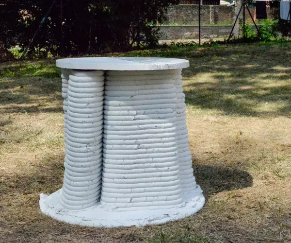 3D-geprinte betonnen zuil gemaakt door studenten tijdens Concrete Design Competition